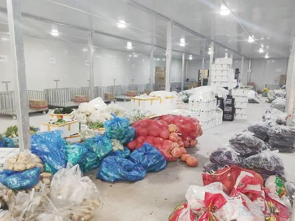在冷庫使用中，如何根據食品分類確定貯藏溫度值？